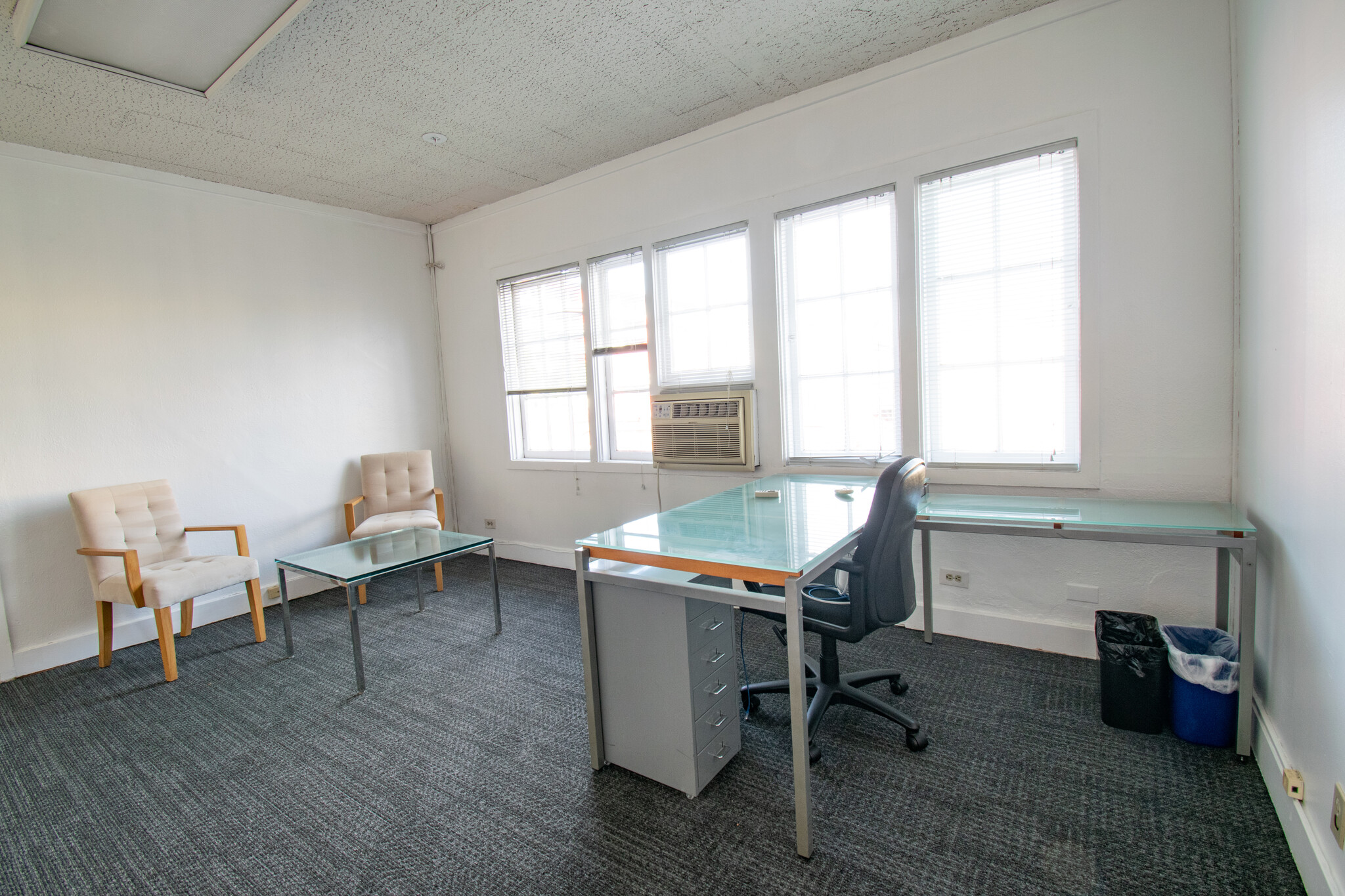 1041 N Formosa Ave, West Hollywood, CA à louer Photo intérieure– Image 1 sur 2