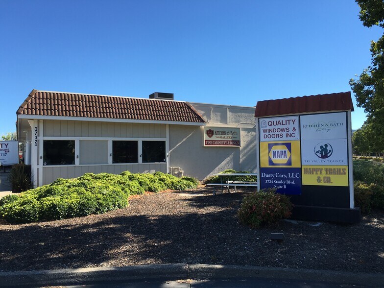 3724-3732 Stanley Blvd, Pleasanton, CA à louer - Photo de l’immeuble – Image 1 sur 2