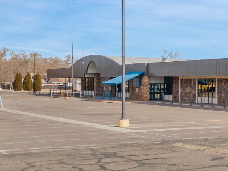 1228 E Orman Ave, Pueblo, CO à vendre - Photo de l’immeuble – Image 3 sur 64
