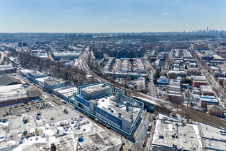 Plus de détails pour 2544 Borough Pl, Woodside, NY - Industriel/Logistique à vendre