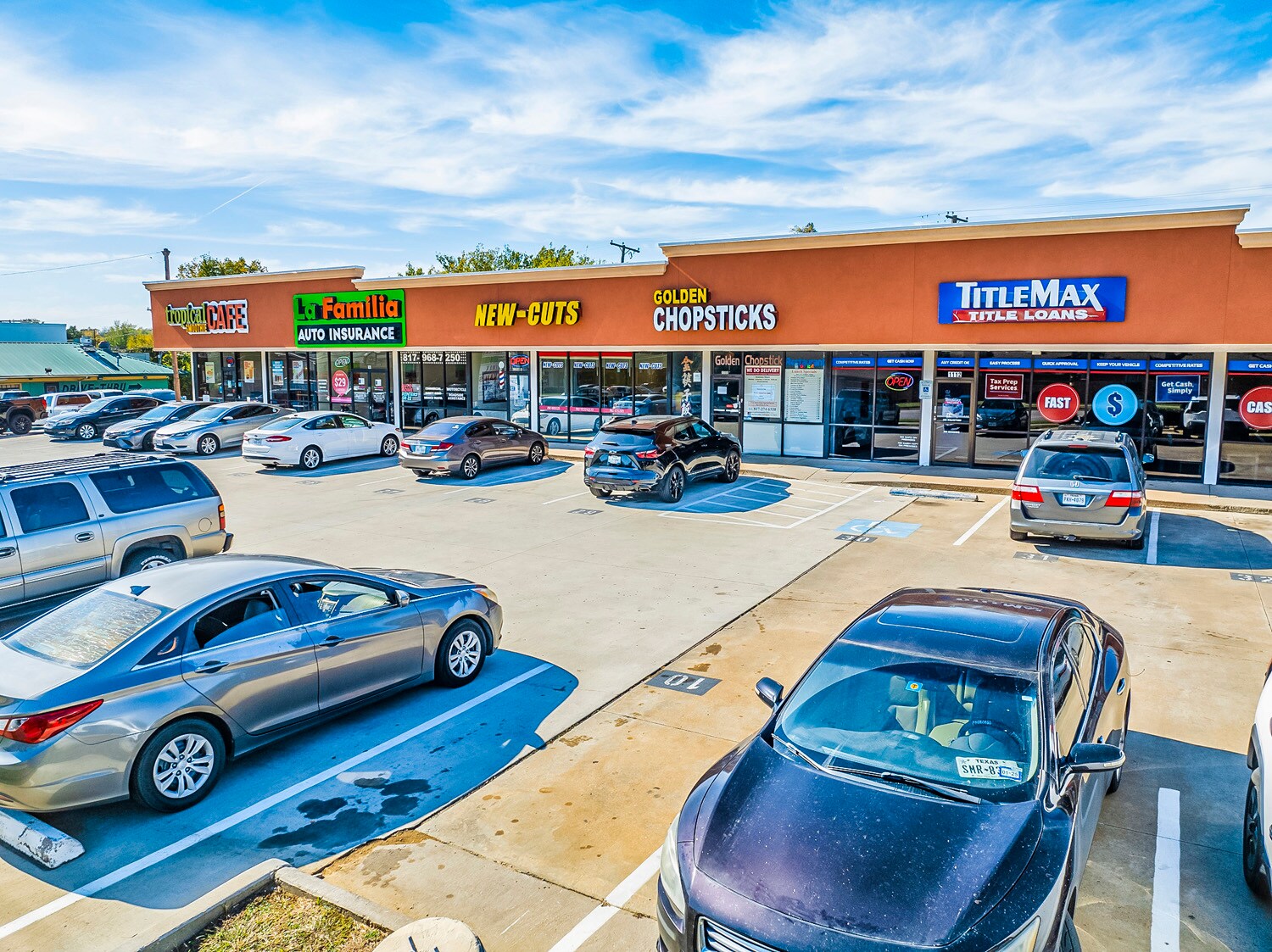 1108-1116 N Collins St, Arlington, TX à louer Photo principale– Image 1 sur 5