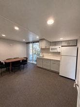850 E Chapman Ave, Orange, CA à louer Photo intérieure– Image 2 sur 3