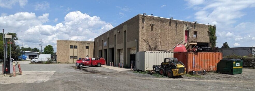 7209 Lockport Pl, Lorton, VA à louer - Photo de l’immeuble – Image 3 sur 5