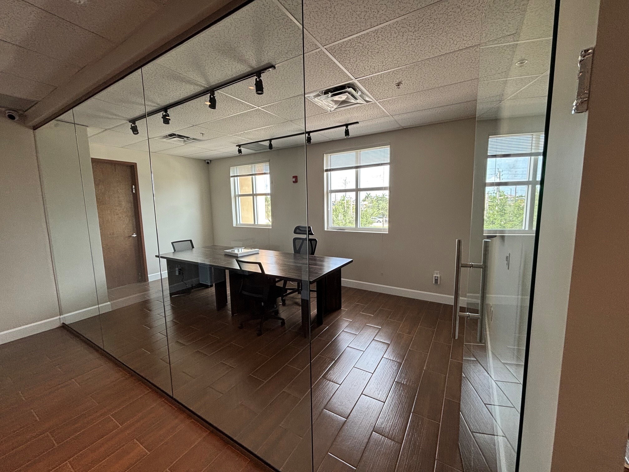 15800-15880 Pines Blvd, Pembroke Pines, FL à louer Photo intérieure– Image 1 sur 5
