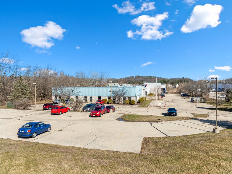 8840 N Greenview Dr, Middleton, WI à vendre - Photo de l’immeuble – Image 2 sur 8
