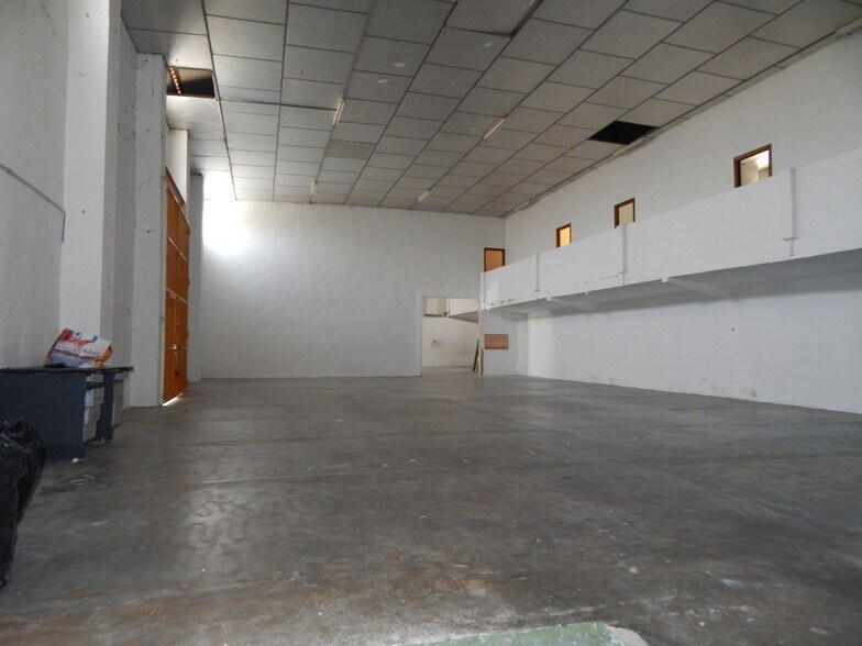 Industriel/Logistique dans Ontinyent, Valencia à vendre - Photo de l’immeuble – Image 2 sur 18
