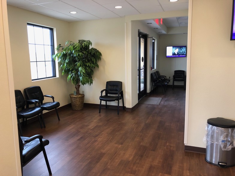 1701 Walter Holiday Dr, Cleburne, TX à louer - Hall d’entrée – Image 2 sur 7
