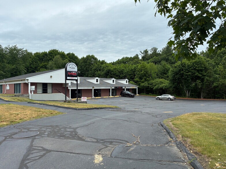 1406 Main St, Holden, MA à louer - Photo de l’immeuble – Image 2 sur 5
