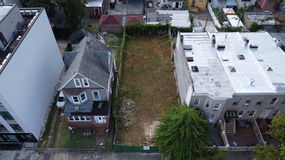 274 E 32nd St, Brooklyn, NY à vendre - Photo de l’immeuble – Image 2 sur 2