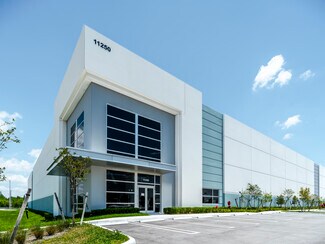 Plus de détails pour 11250 W 36th Ave, Hialeah, FL - Industriel/Logistique à louer