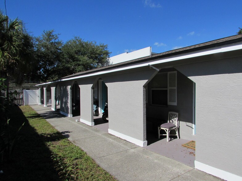 932 22nd St S, Saint Petersburg, FL à vendre - Photo de l’immeuble – Image 3 sur 11