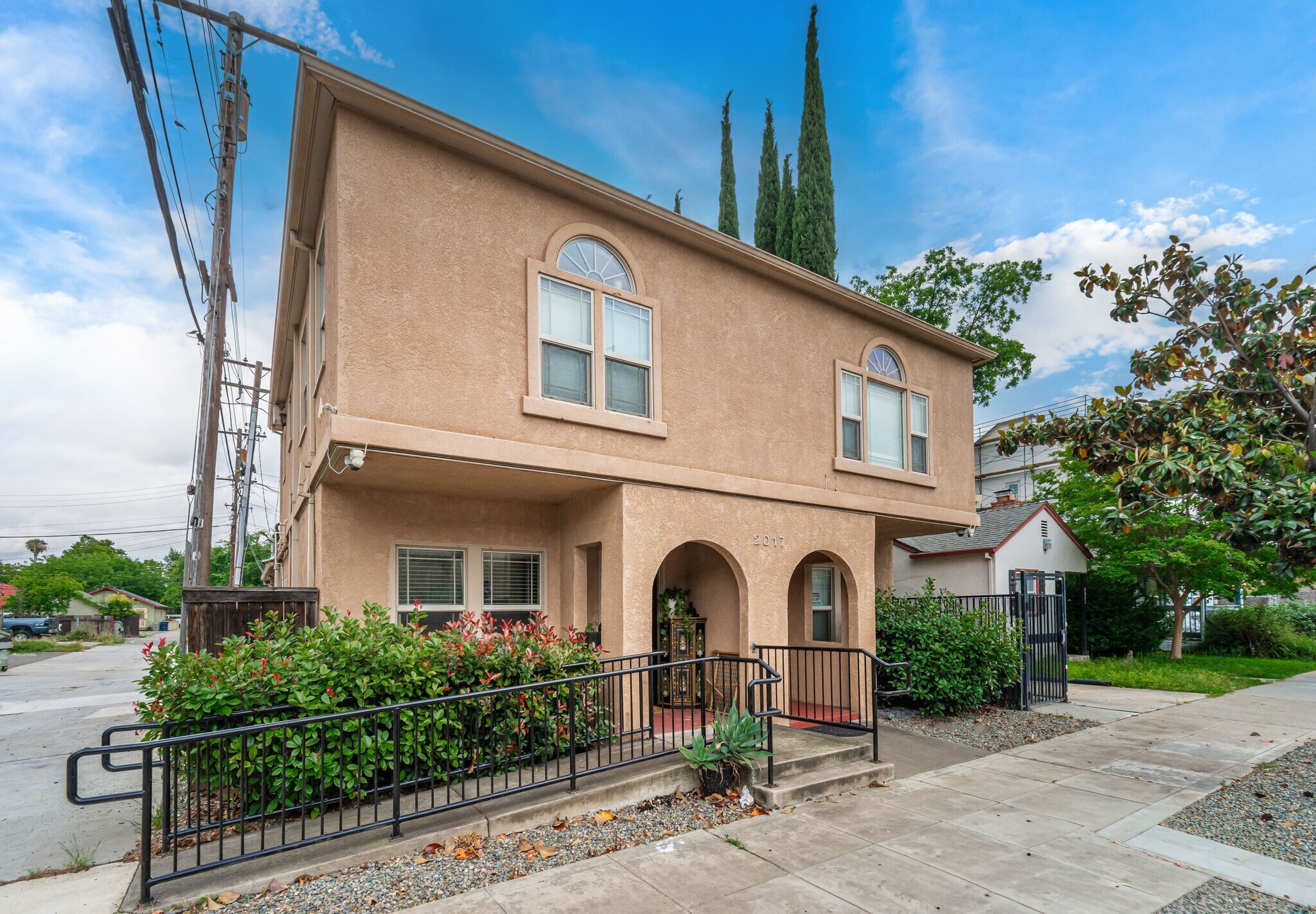 2017 30th St, Sacramento, CA à vendre Photo de l’immeuble– Image 1 sur 23