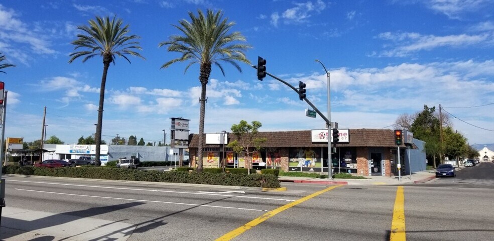 12001-12017 Carson St, Hawaiian Gdns, Hawaiian Gardens, CA à vendre - Photo principale – Image 1 sur 5