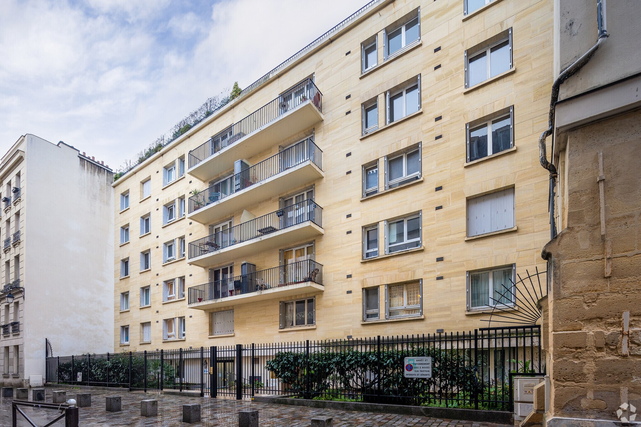 21 Rue Rollin, Paris à louer Photo principale– Image 1 sur 4