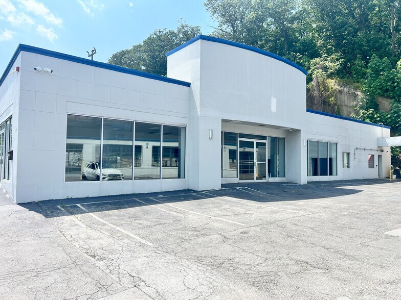 1245 Central Park Ave, Yonkers, NY à louer - Photo de l’immeuble – Image 1 sur 67
