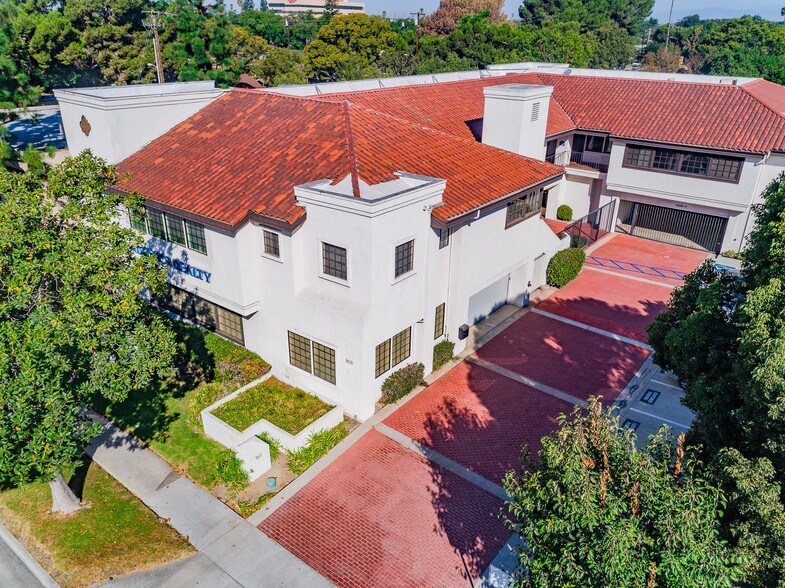 1611 E 4th St, Santa Ana, CA à louer - Photo de l’immeuble – Image 1 sur 62
