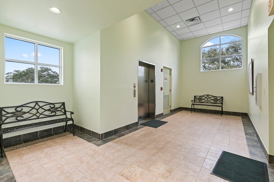 1285 36th St, Vero Beach, FL à louer - Photo intérieure – Image 3 sur 10