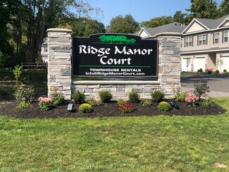 Plus de détails pour Ridge Manor Court, Niskayuna, NY - Logement à vendre