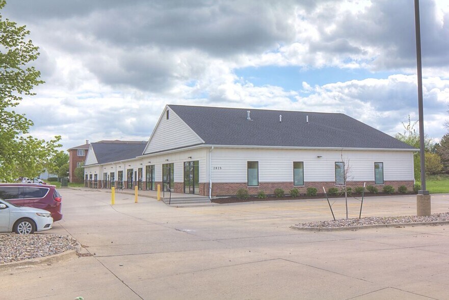 2825 S Ankeny Blvd, Ankeny, IA à vendre - Photo de l’immeuble – Image 2 sur 6