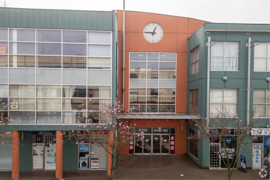 8700 McKim Way, Richmond, BC à vendre - Photo de l’immeuble – Image 3 sur 5