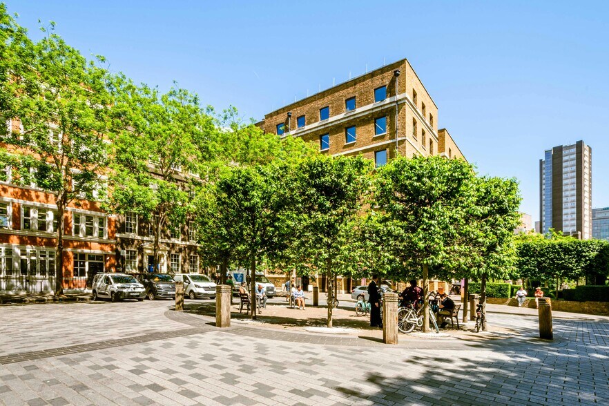 13 Devonshire Sq, Londres à louer - Photo de l’immeuble – Image 3 sur 7