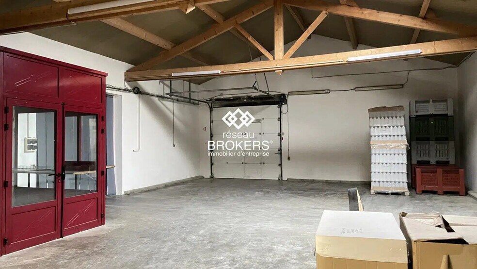Industriel/Logistique dans Beaucaire à vendre - Photo de l’immeuble – Image 2 sur 4