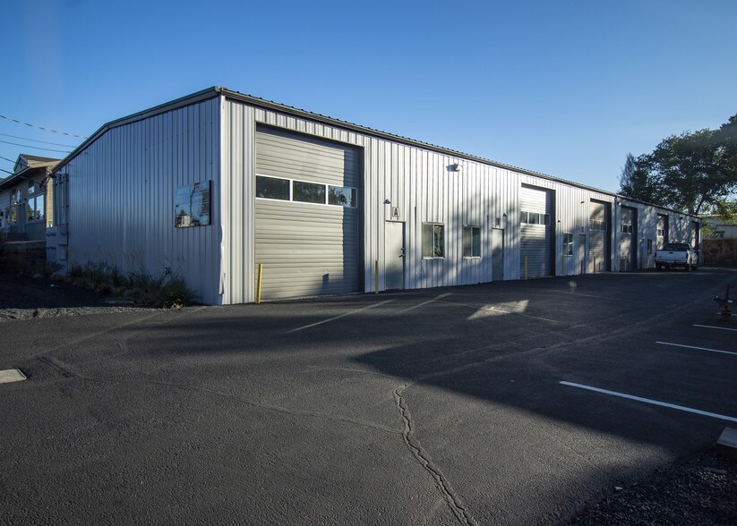 1420 NE 1st St, Bend, OR à louer - Photo principale – Image 1 sur 9