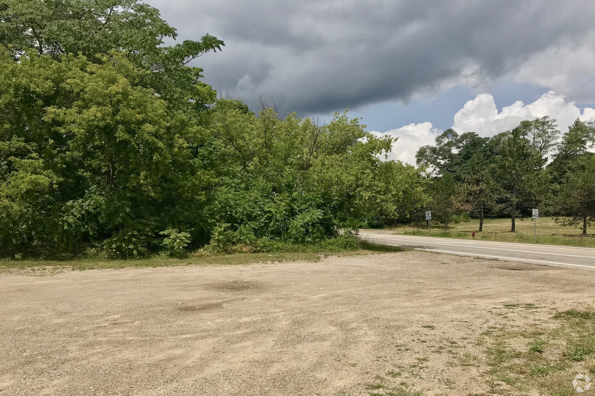 57017-57053 Grand River Ave, New Hudson, MI à louer Photo principale– Image 1 sur 4