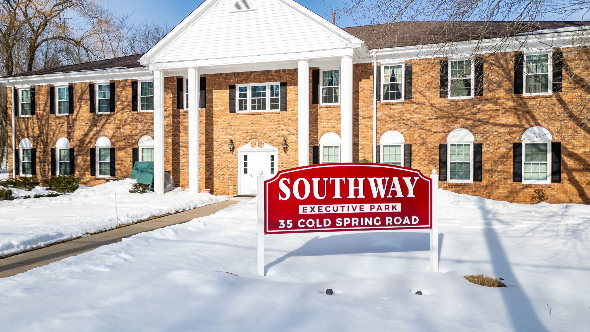 35 Cold Spring Rd, Rocky Hill, CT à vendre Photo principale– Image 1 sur 29