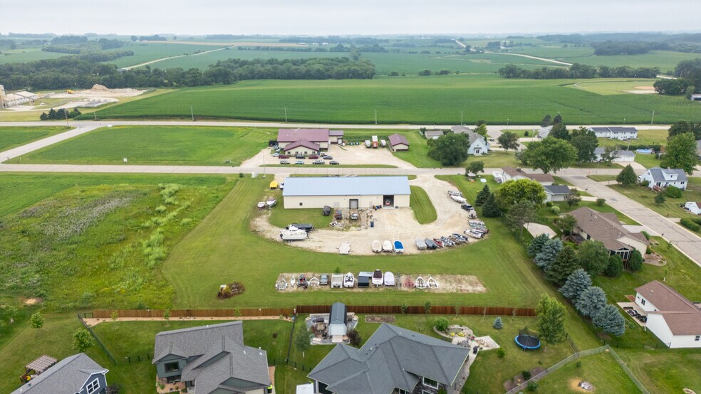 438 S Main St, Dover, MN à louer - Photo de l’immeuble – Image 3 sur 20