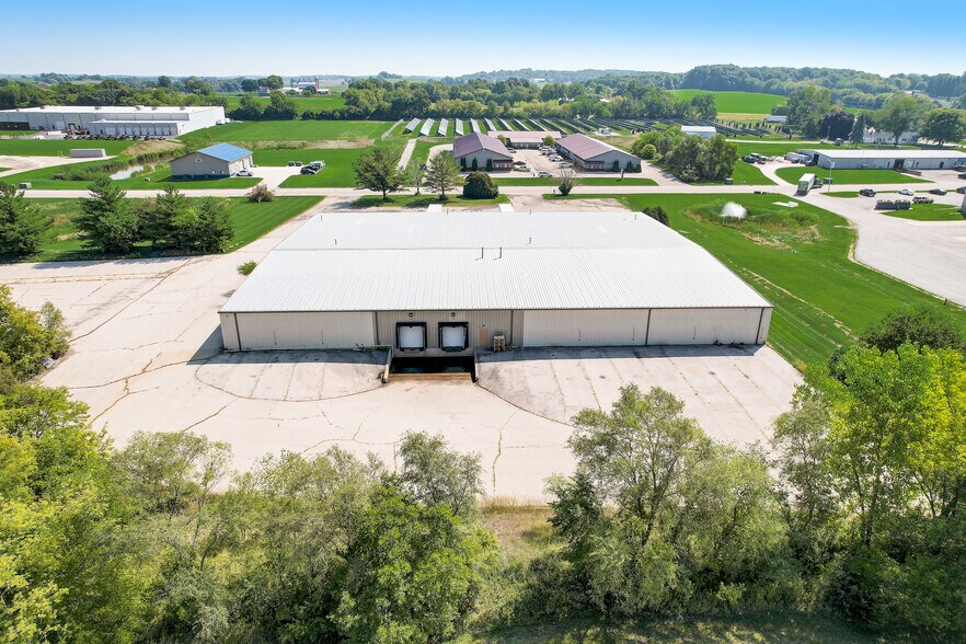 761 N Parkway St, Jefferson, WI à vendre - Photo de l’immeuble – Image 2 sur 8