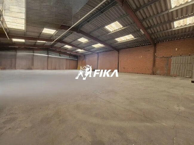 Plus de détails pour Local d’activités à vendre