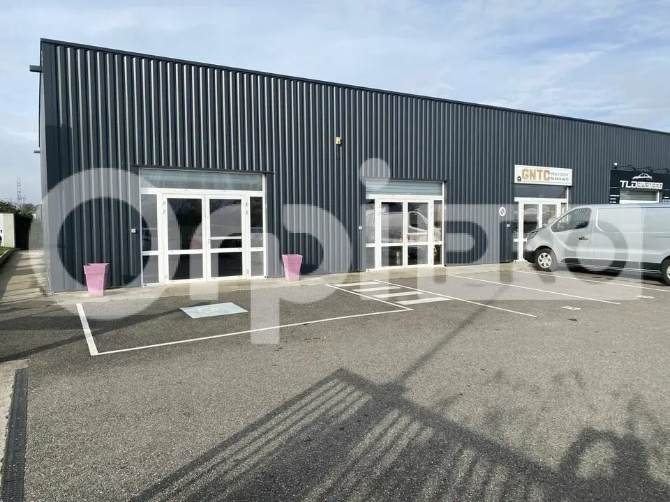 Local d’activités dans Nègrepelisse à louer Photo de l’immeuble– Image 1 sur 9