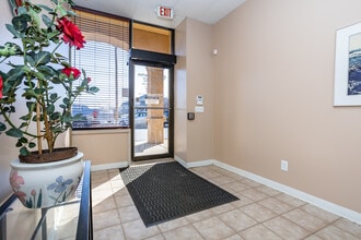 88-96 Northport Dr, Alton, IL à louer Photo intérieure– Image 1 sur 10