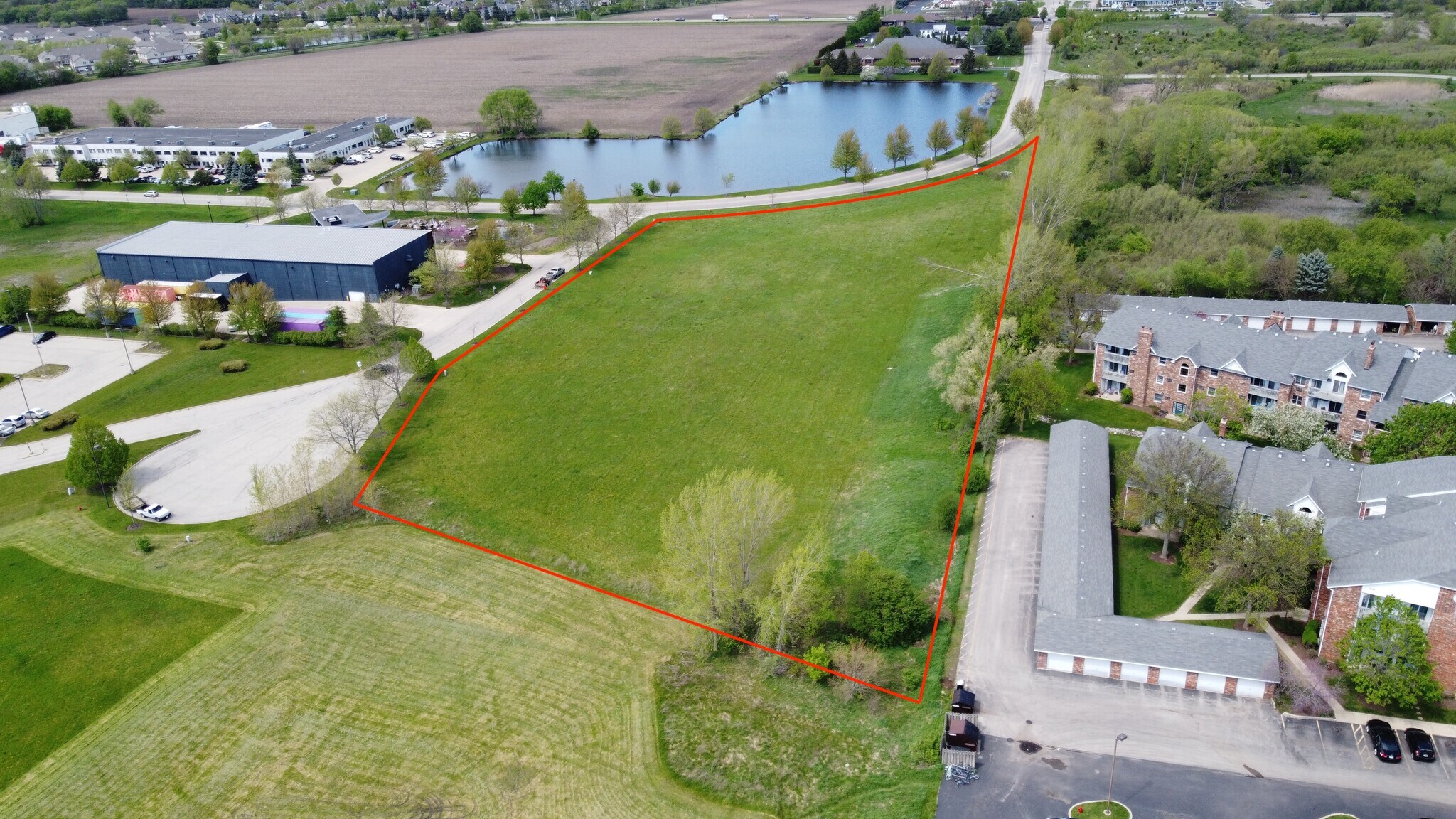 Ridgeview Dr, Mchenry, IL à vendre Photo de l’immeuble– Image 1 sur 4