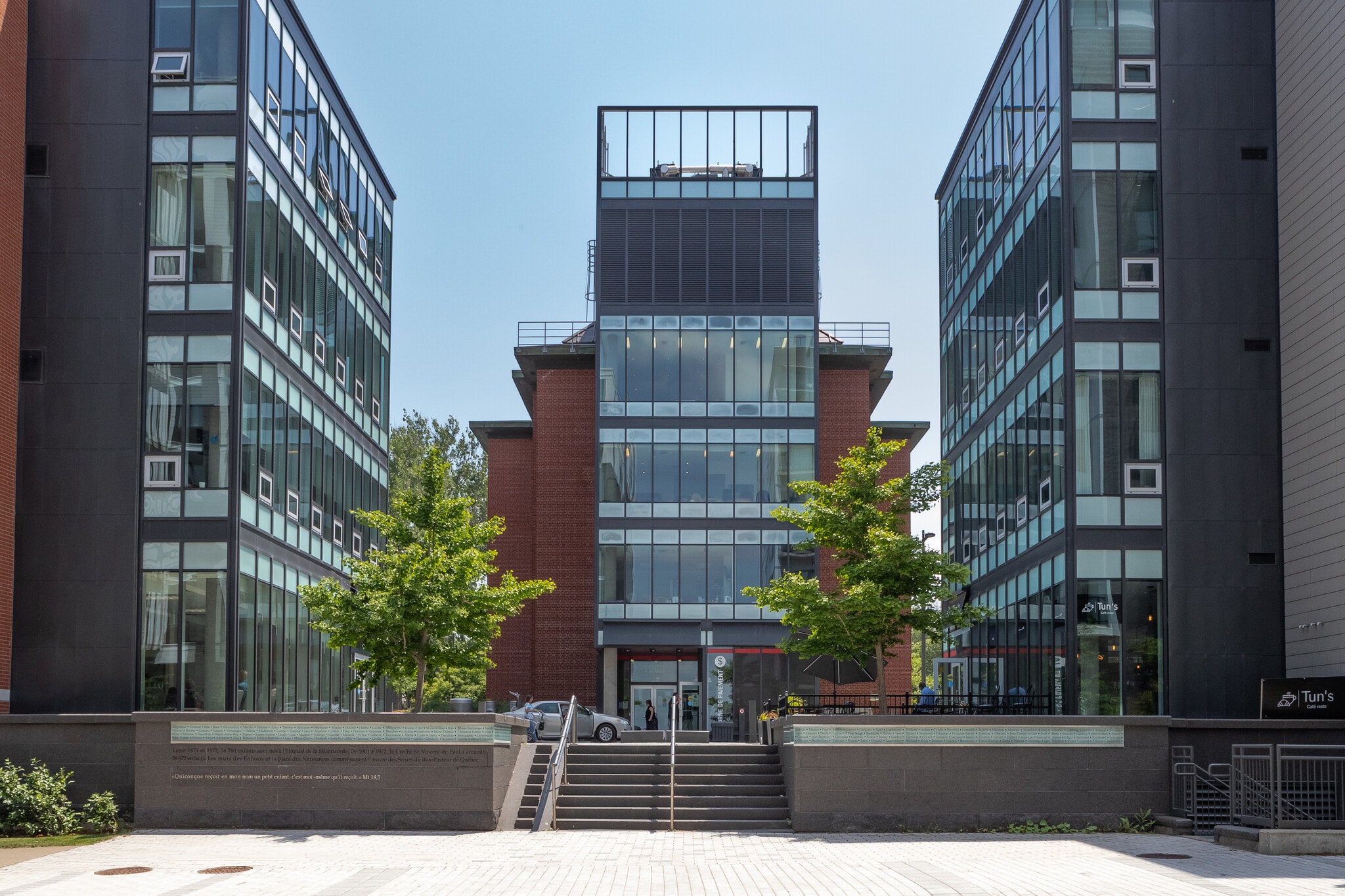 1180 Rue Des Soeurs-Du-Bon-Pasteur, Québec, QC à louer Photo principale– Image 1 sur 2