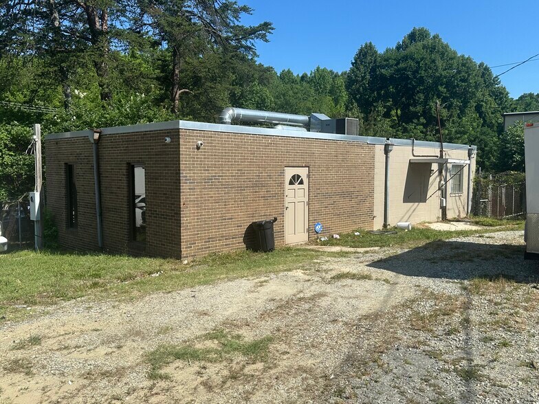 1021 Tarrant Rd, Greensboro, NC à louer - Photo de l’immeuble – Image 3 sur 18
