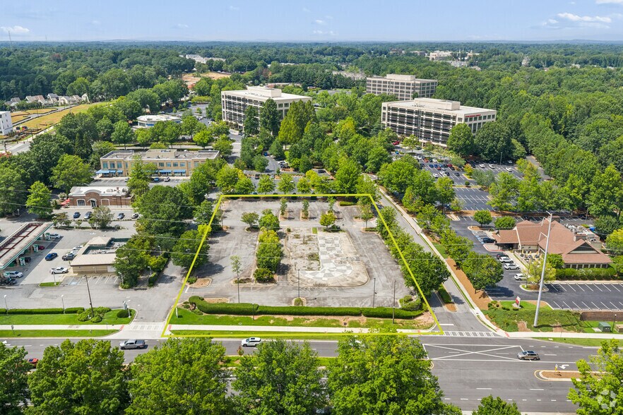 11556 Rainwater Dr, Alpharetta, GA à vendre - Photo de l’immeuble – Image 1 sur 23