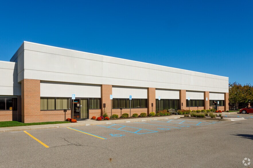 400 W Morgan Rd, Ann Arbor, MI à louer - Photo de l’immeuble – Image 3 sur 5