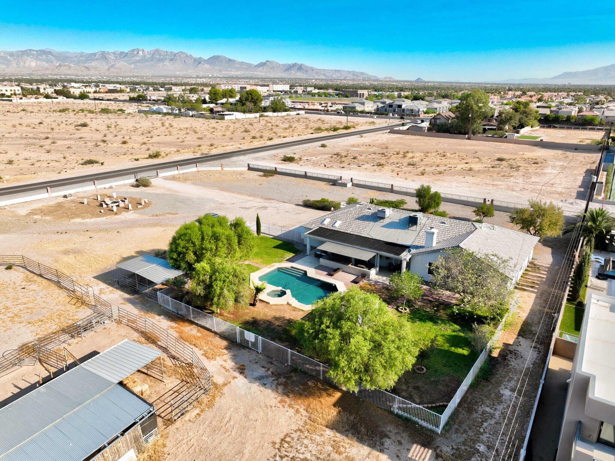 6465 W Quail Ave, Las Vegas, NV à louer Photo principale– Image 1 sur 8