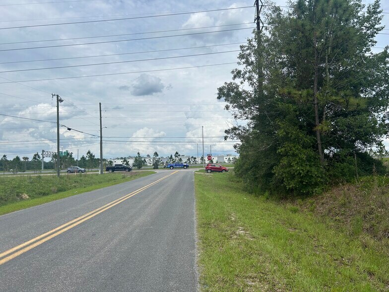 5078 Discovery Dr, Middleburg, FL à vendre - Photo de l’immeuble – Image 3 sur 17