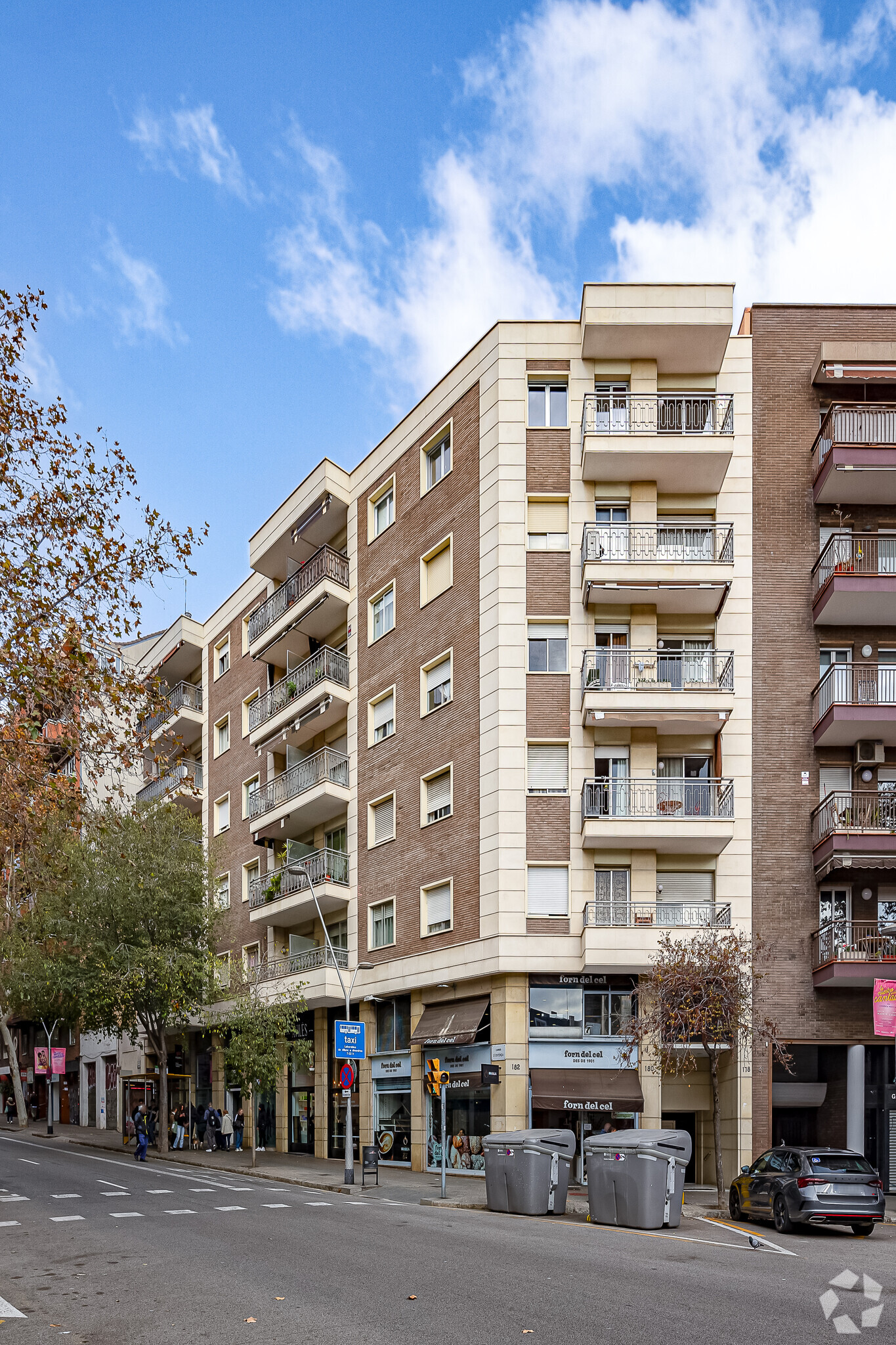 Local commercial dans Barcelone, Barcelona à louer Photo principale– Image 1 sur 2