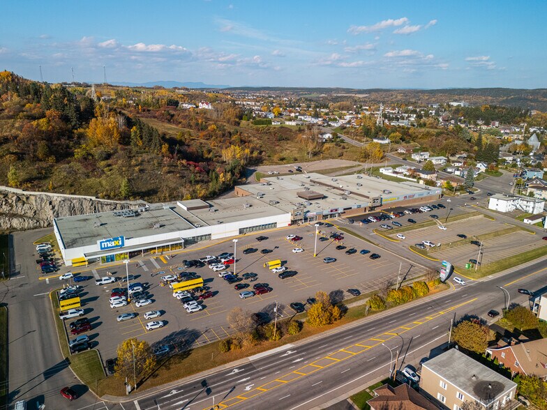 2100 Rue Bagot, La Baie, QC à louer - Aérien – Image 3 sur 7