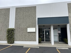1653-1679 E 28th St, Signal Hill, CA à louer Photo intérieure– Image 1 sur 14