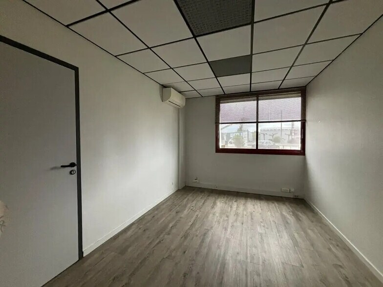 Bureau dans Mérignac à louer - Photo de l’immeuble – Image 3 sur 5
