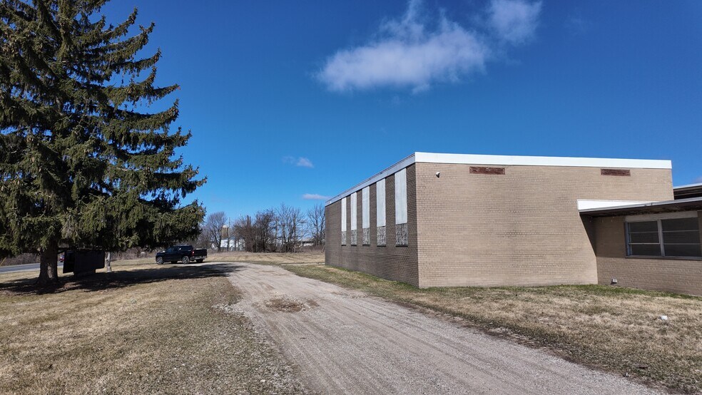 11700 E Pleasant Lake Rd, Manchester, MI à louer - Photo de l’immeuble – Image 2 sur 15