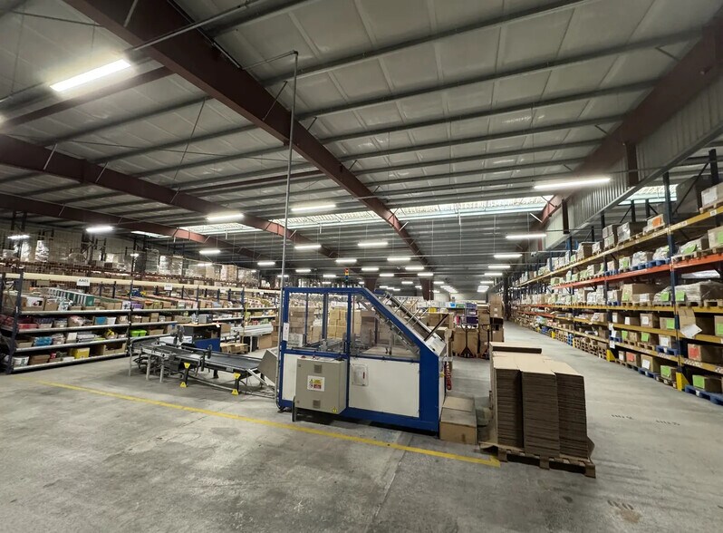 Industriel/Logistique dans Loriol-sur-Drôme à vendre - Photo de l’immeuble – Image 2 sur 5