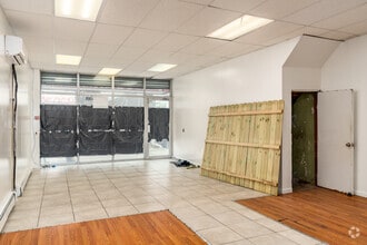 220-24 Merrick Blvd, Laurelton, NY à louer Photo intérieure– Image 2 sur 11