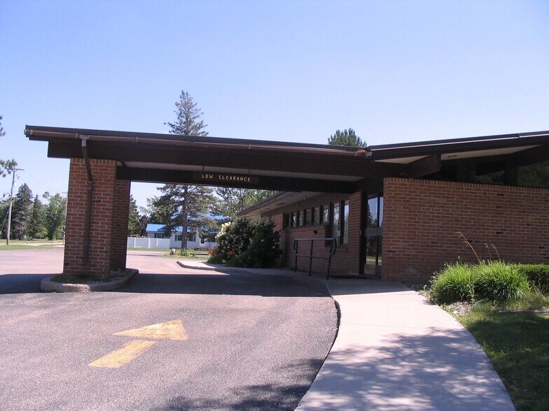 1010 W North Down River Rd, Grayling, MI à vendre - Photo de l’immeuble – Image 3 sur 16