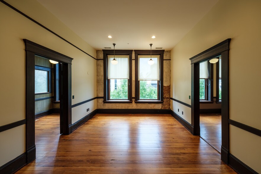 230 Fayetteville St, Raleigh, NC à louer - Photo de l’immeuble – Image 3 sur 15